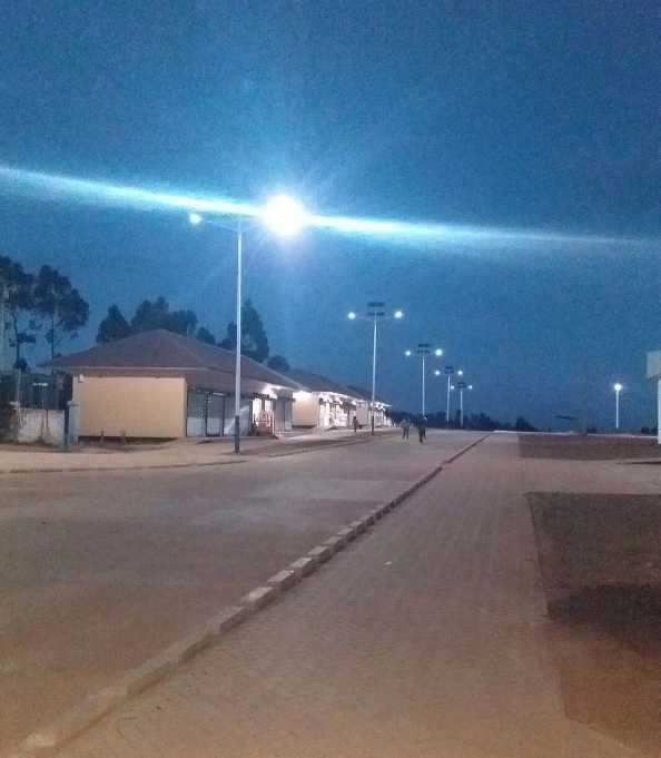 鹤岗市非洲科特迪瓦太阳能路灯工程